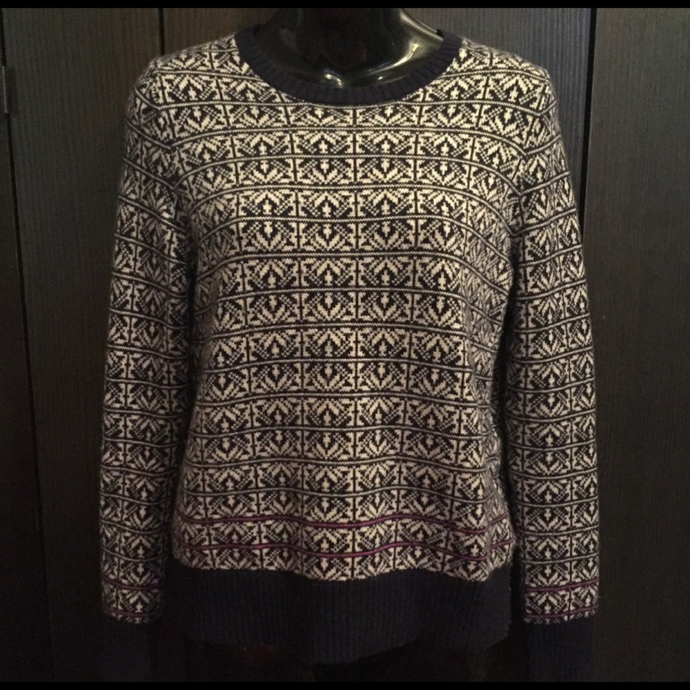GAP navy crew neck cable knit sweater